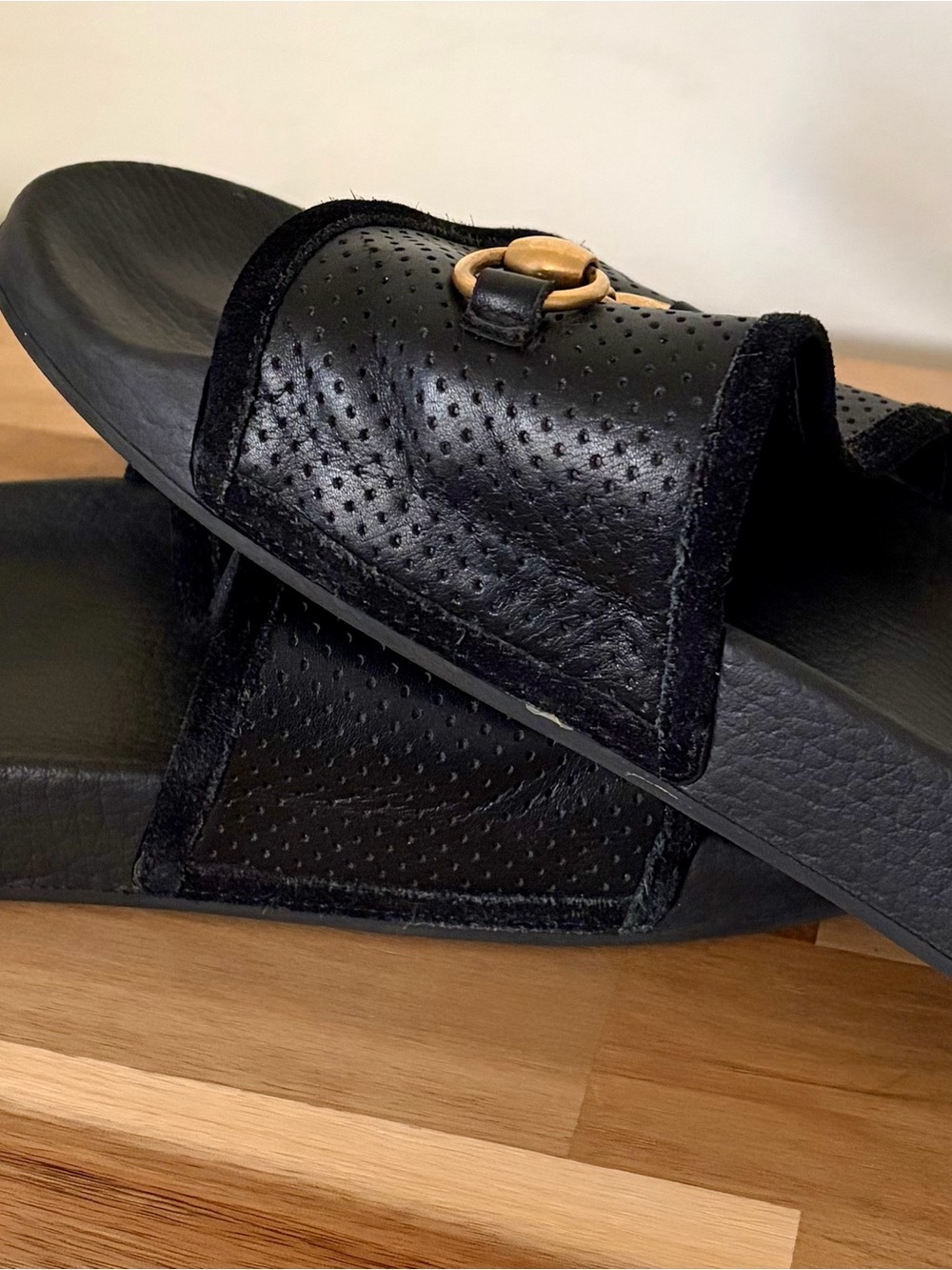 Gucci Black Leather Slide Sandals with Gold Horsebit - Picture 4 of 6
